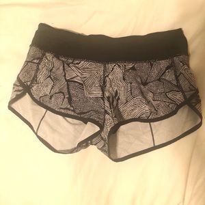 Lululemon Speed Short size 6